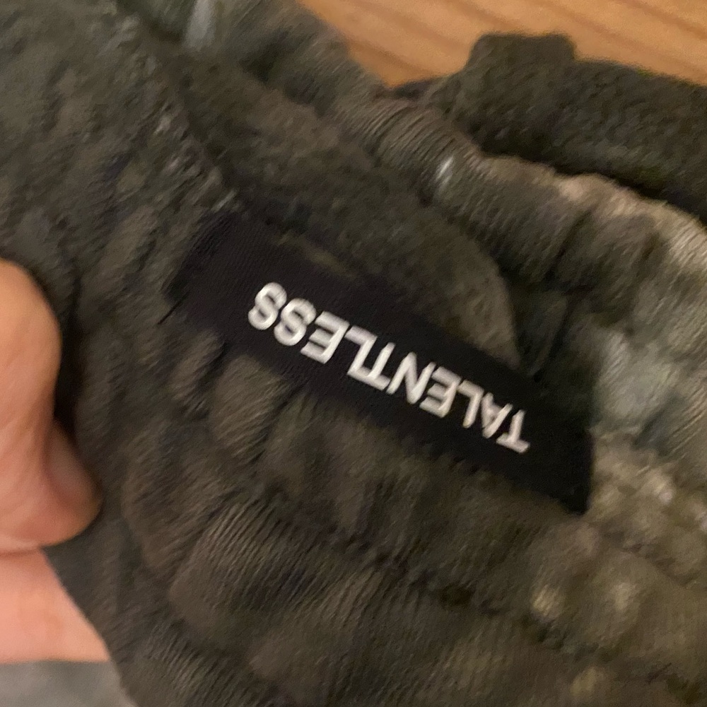 Talentless sweats - Picture 4 of 4